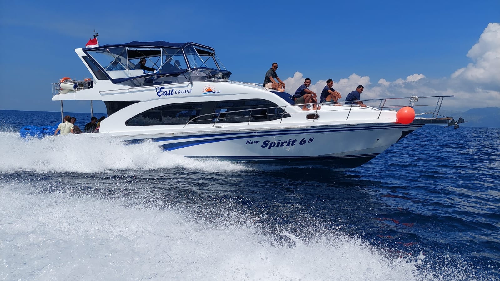 About Elias Labuan Bajo Tour